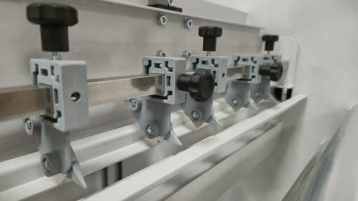 finisseur-etiquettes-leo-refente Finisseur d'étiquettes DPR Leo multi têtes de découpe plotter