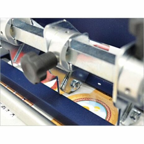 finition-etiquettes-scorpio-4.jpg finition-etiquettes-scorpio-4.jpg